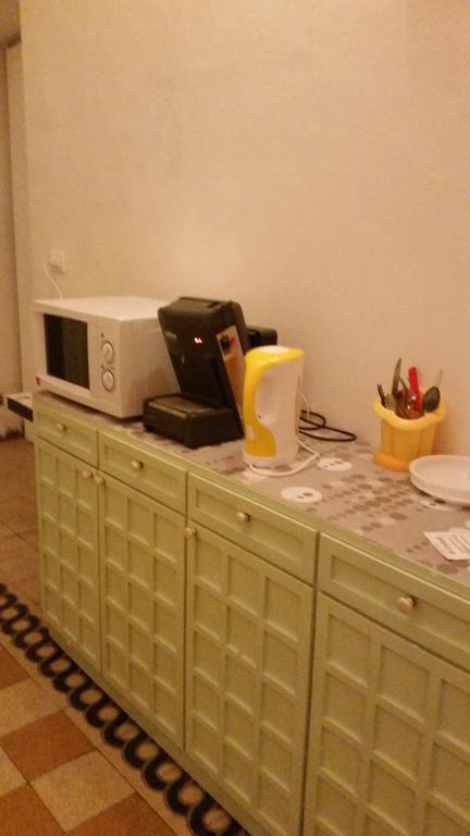 Guesthouse Ava ローマ エクステリア 写真
