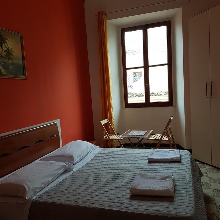 Guesthouse Ava ローマ エクステリア 写真